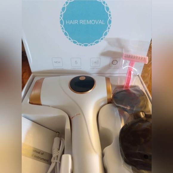 IPL Hair Removal Device New - Used Only Once! - Picture 8 of 12